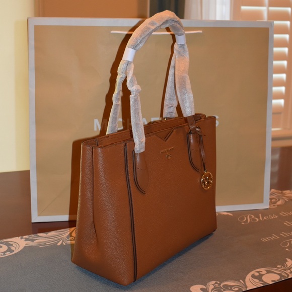 MICHAEL Michael Kors Mae Medium Tote - Picture 5 of 8